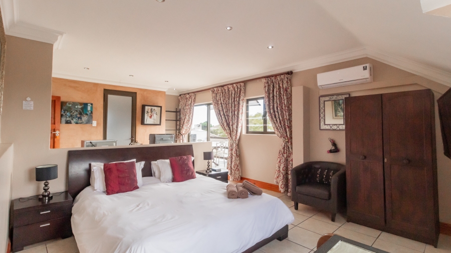 8 Bedroom Property for Sale in Country Club Western Cape